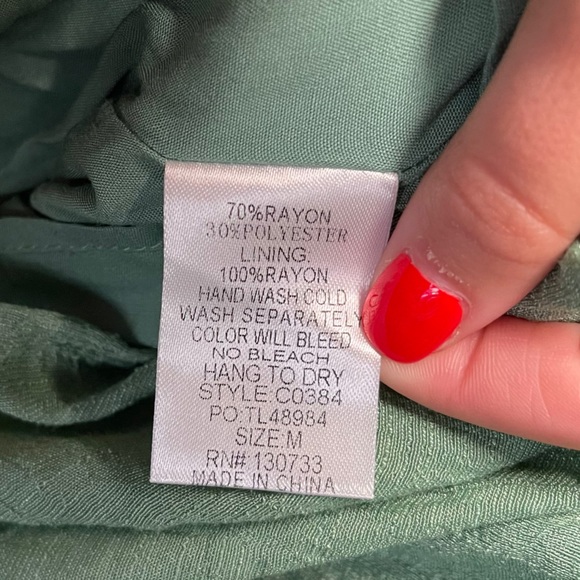 Umgee USA Green Floral Embroidered Peasant Flowy Dress Size Women’s M - Picture 8 of 8